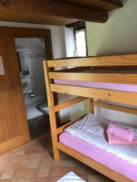 Ostello Orgnana room 2